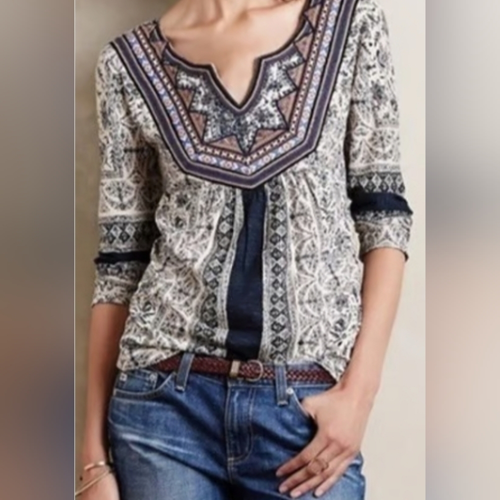 Akemi + Kin Anthrpologie Size Small Top